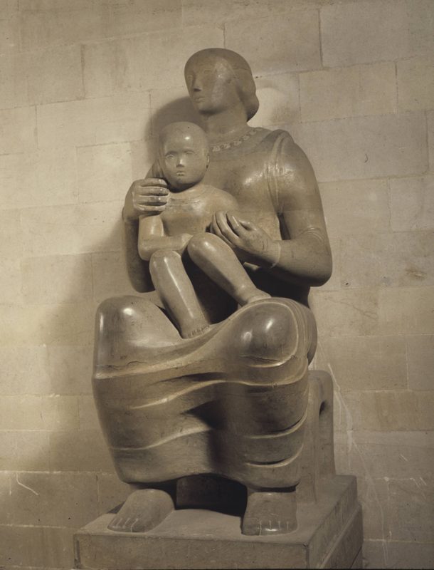 Henry Moore, Mother and Child on Rectangular Base (1982)